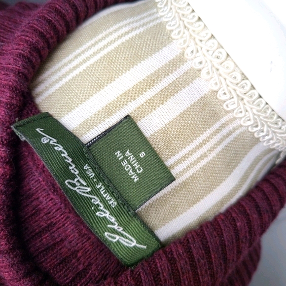 Eddie Bauer maroon turtle neck - Picture 10 of 10